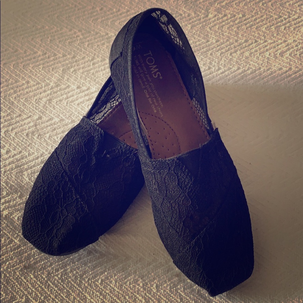 TOMS - Black Lace